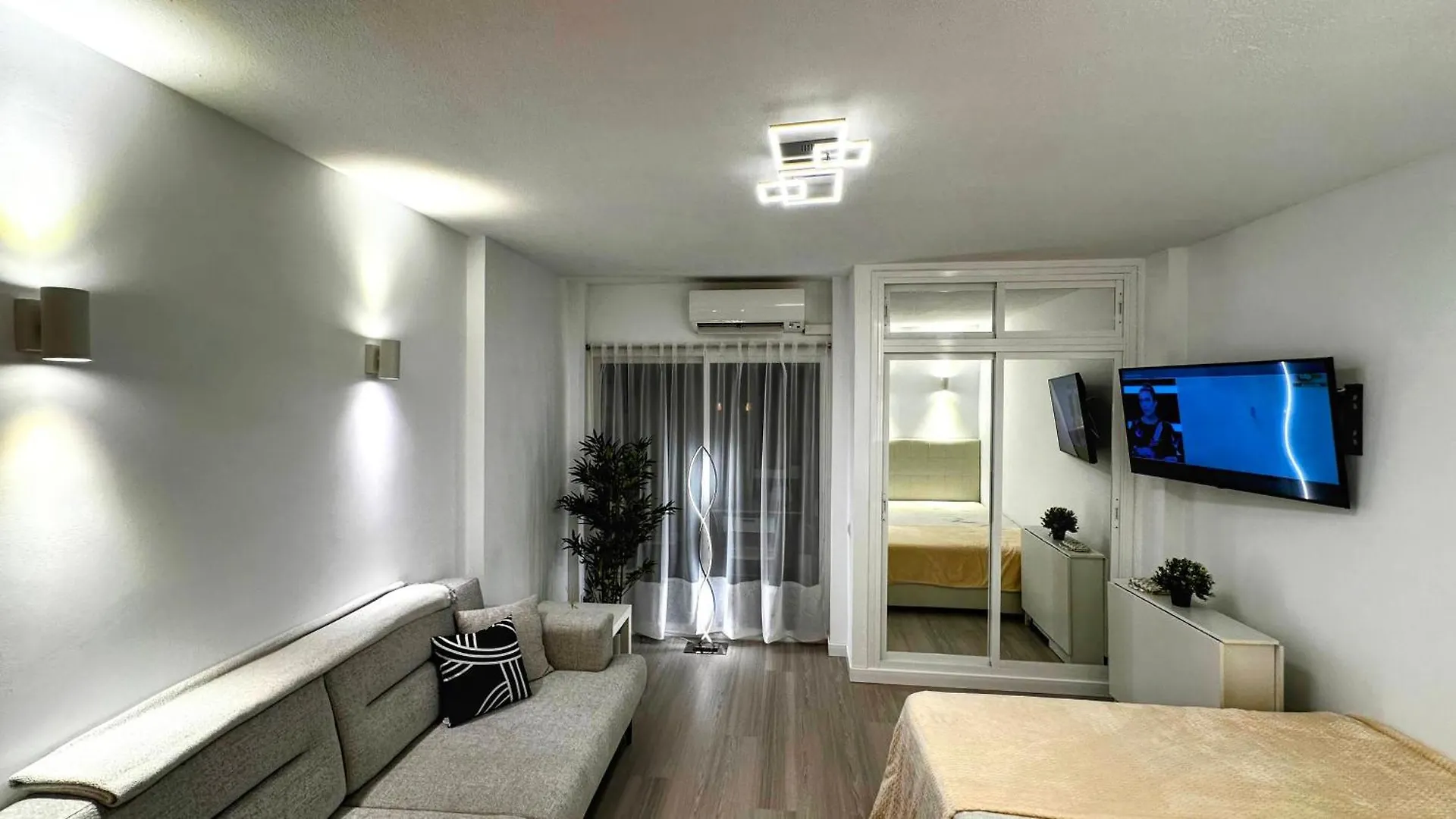 Estudio Francisco Agata Benalmadena 0*,  Spain