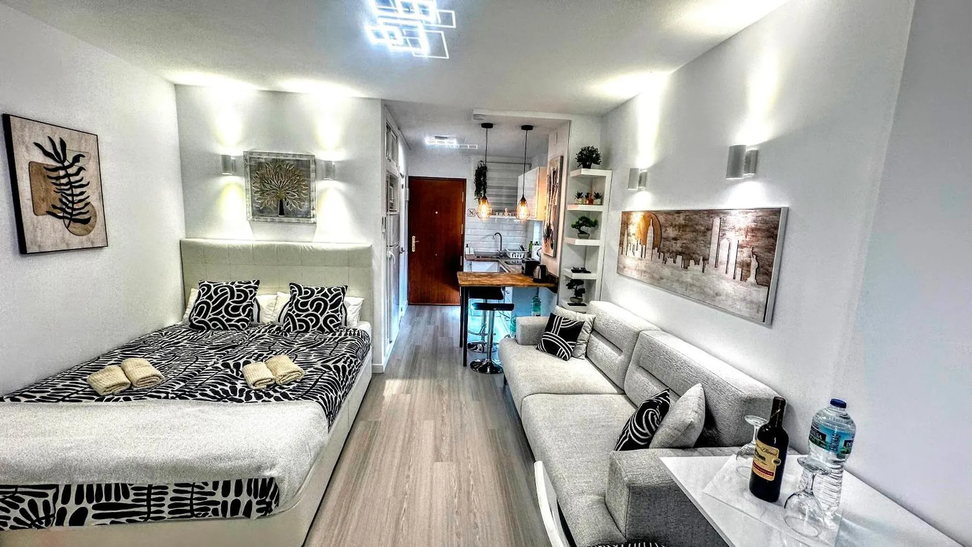 Estudio Francisco Agata Benalmadena Spain